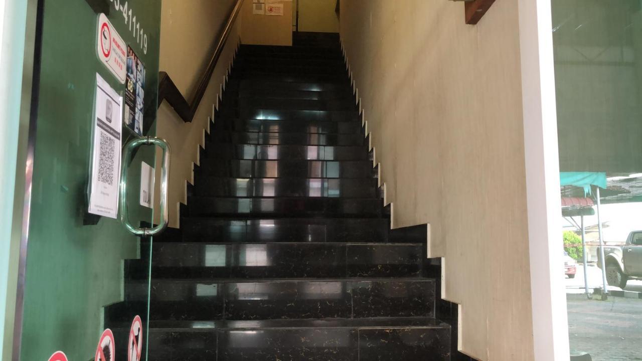 Super Oyo 90668 Joy Inn Miri Exterior photo