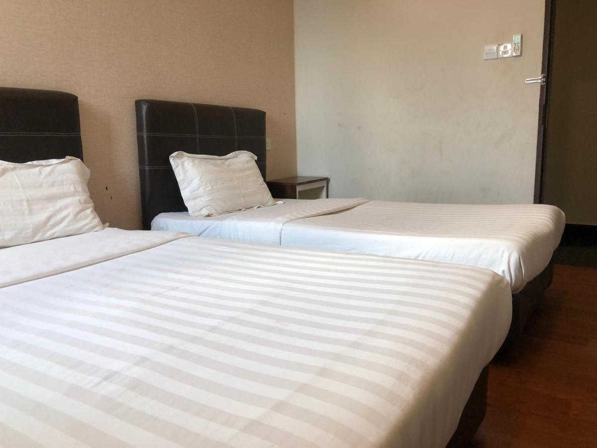 Super Oyo 90668 Joy Inn Miri Exterior photo